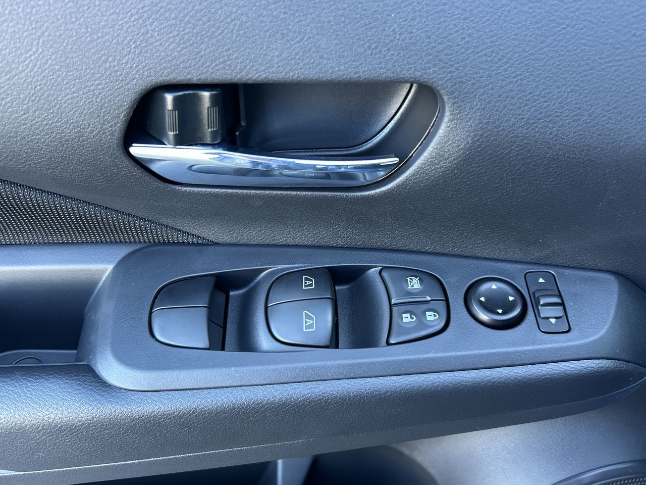 2025 Nissan Kicks Play in Mississauga, Ontario