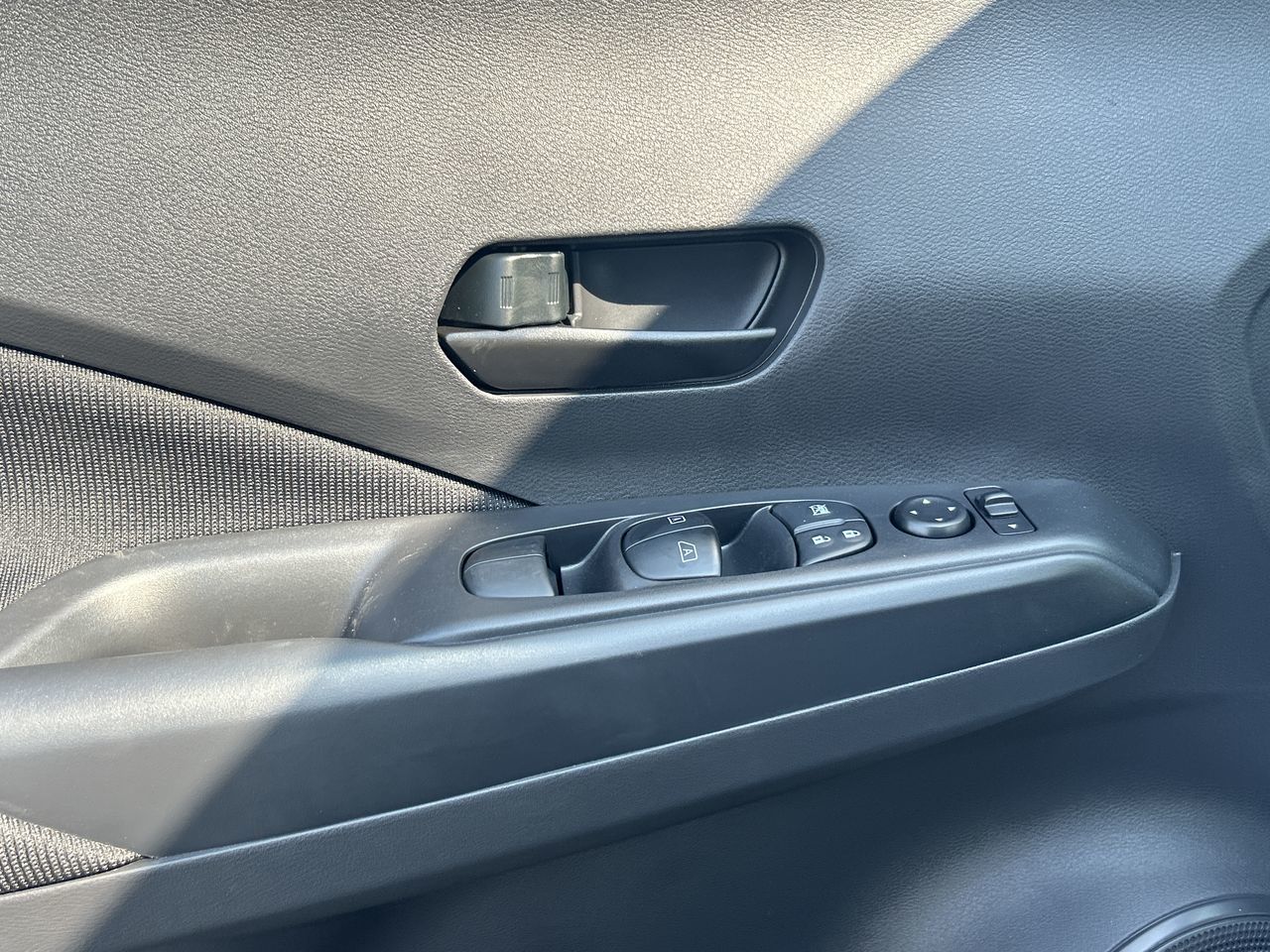 2025 Nissan Kicks Play