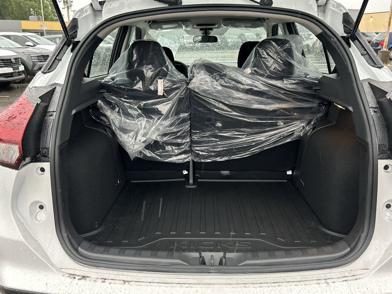 2025 Nissan Kicks Play