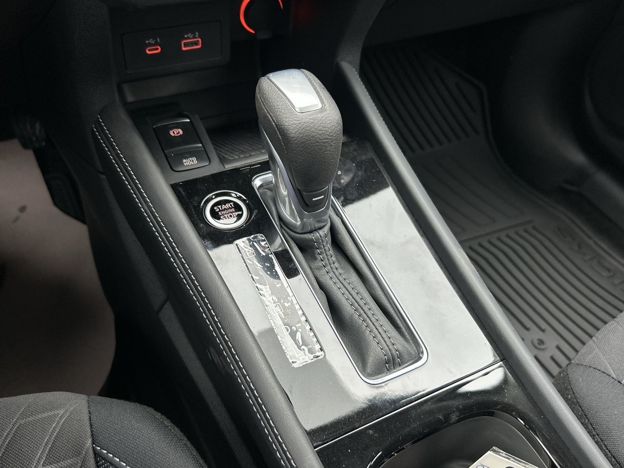 2025 Nissan Kicks Play