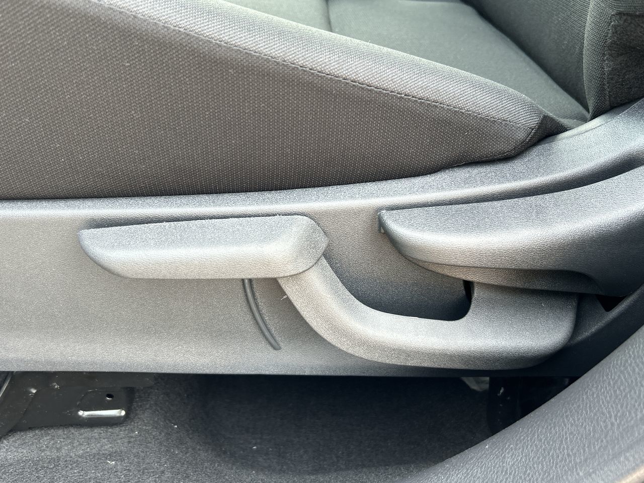 2025 Nissan Kicks Play