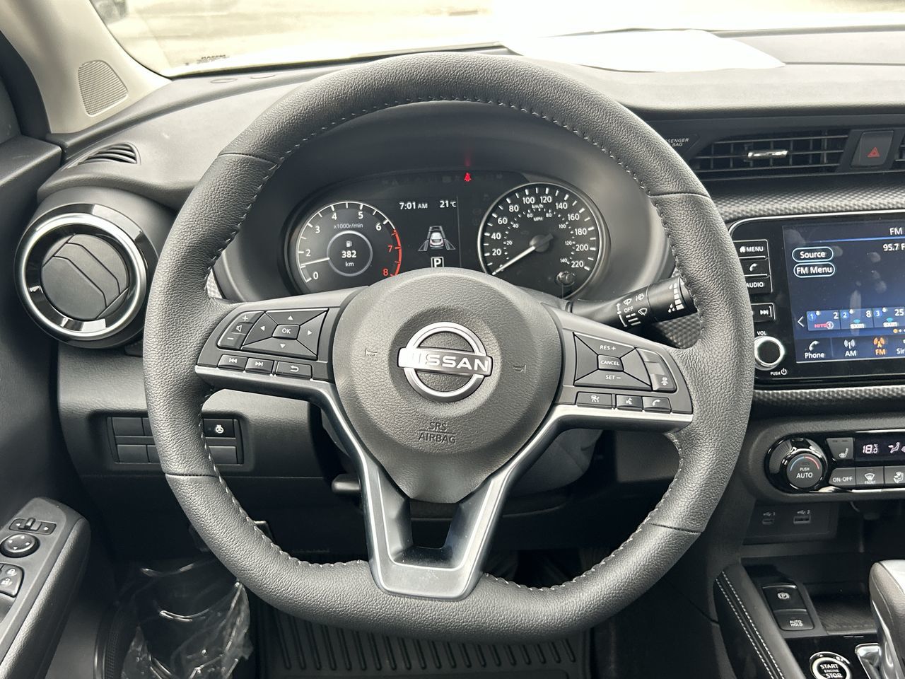 2025 Nissan Kicks Play