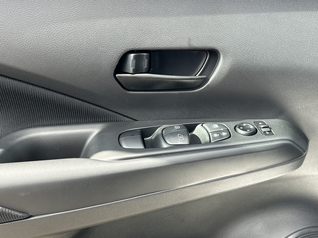 2025 Nissan Kicks Play