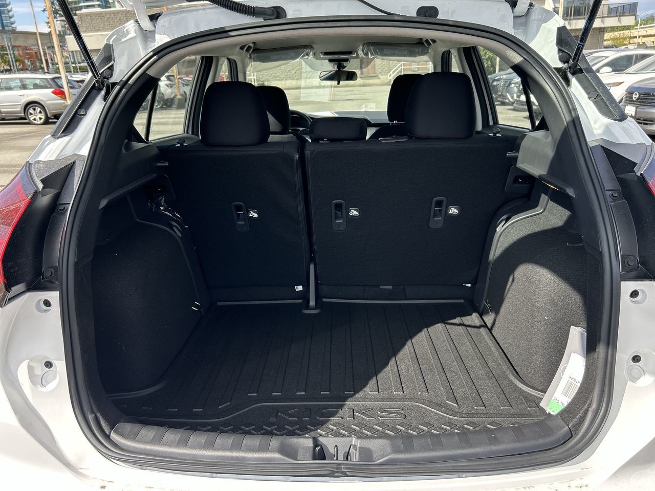 2025 Nissan Kicks Play