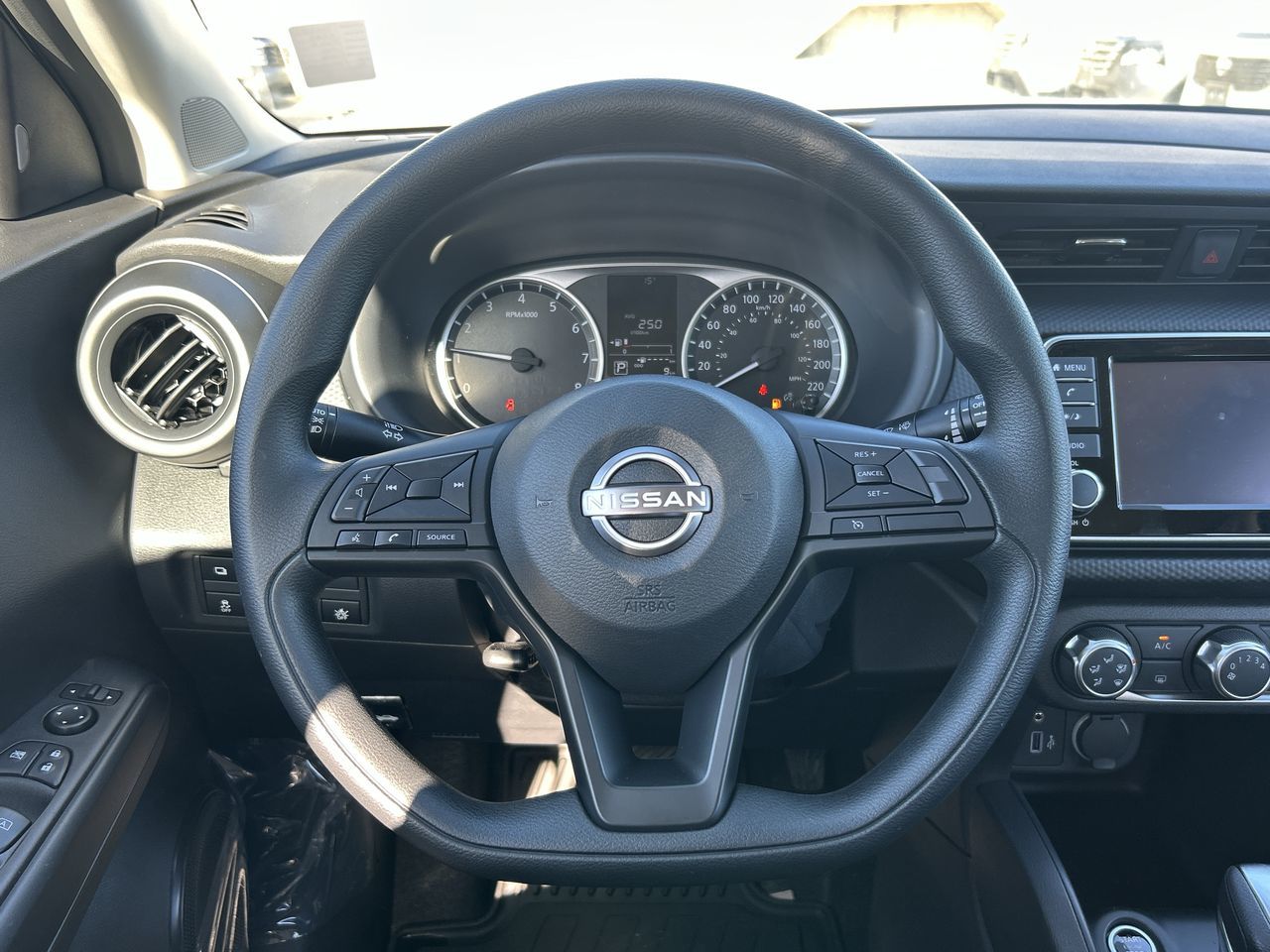 2025 Nissan Kicks Play