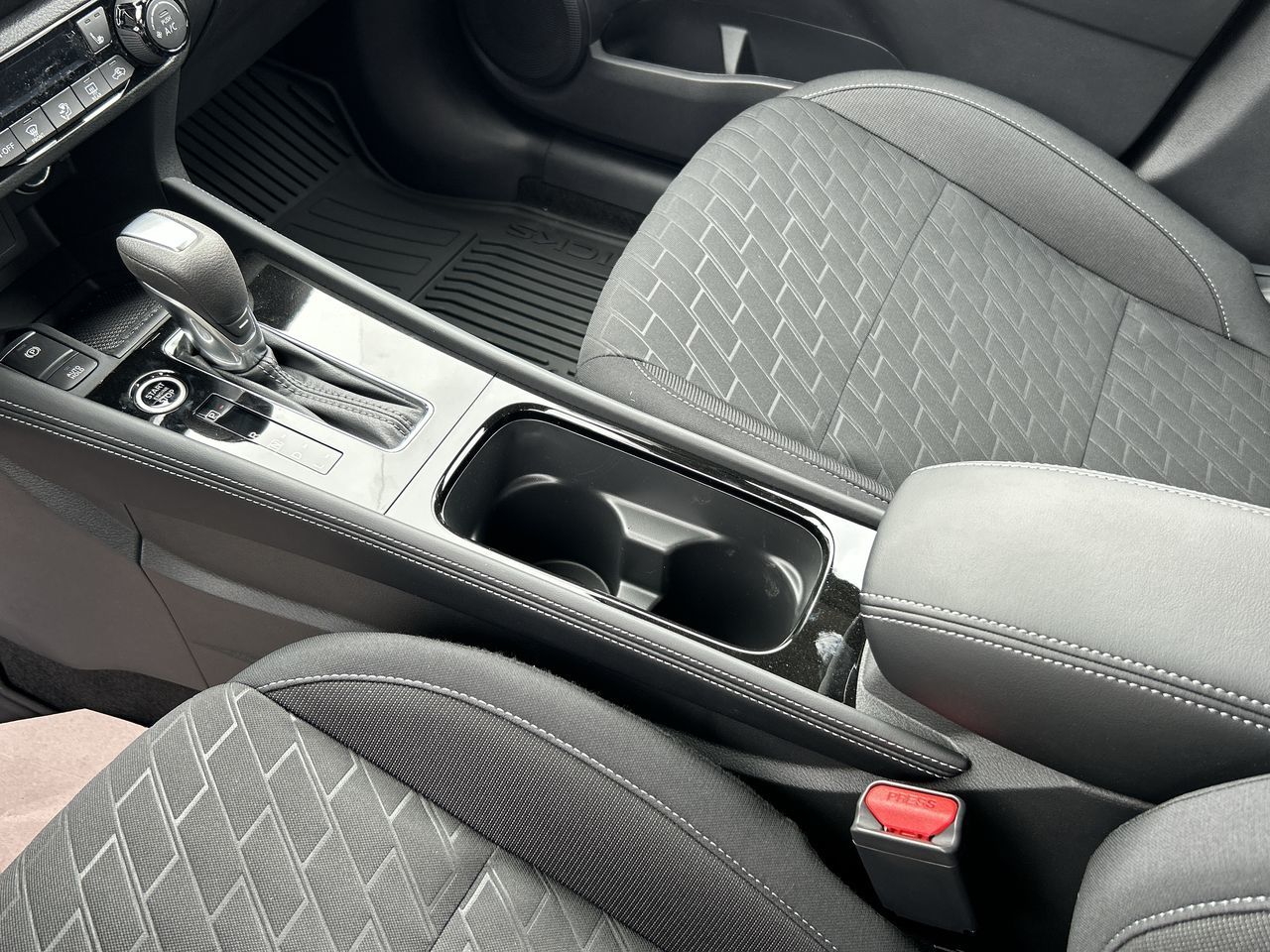 2025 Nissan Kicks Play in Mississauga, Ontario