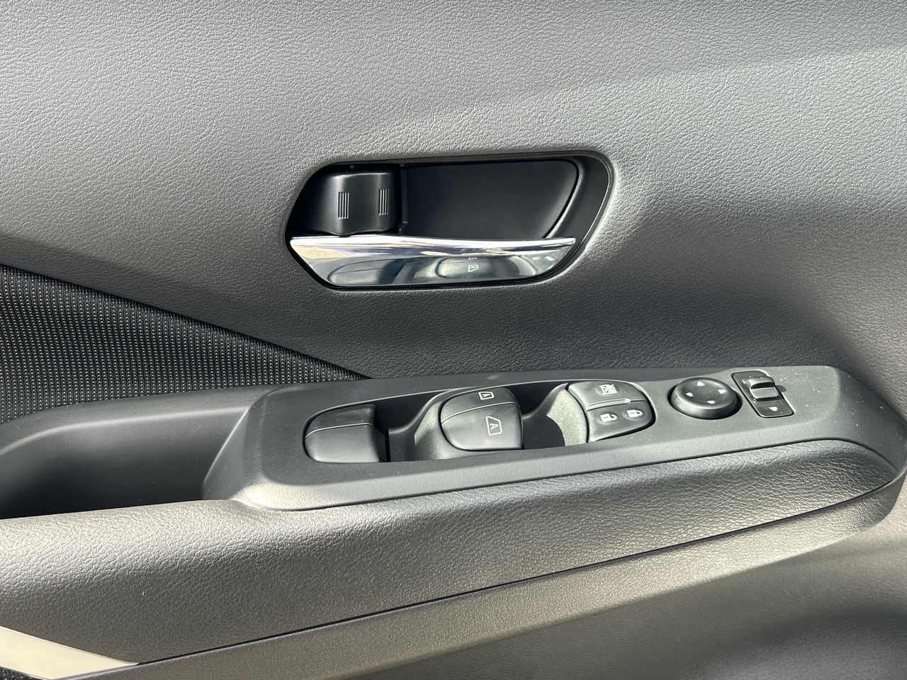 2025 Nissan Kicks Play