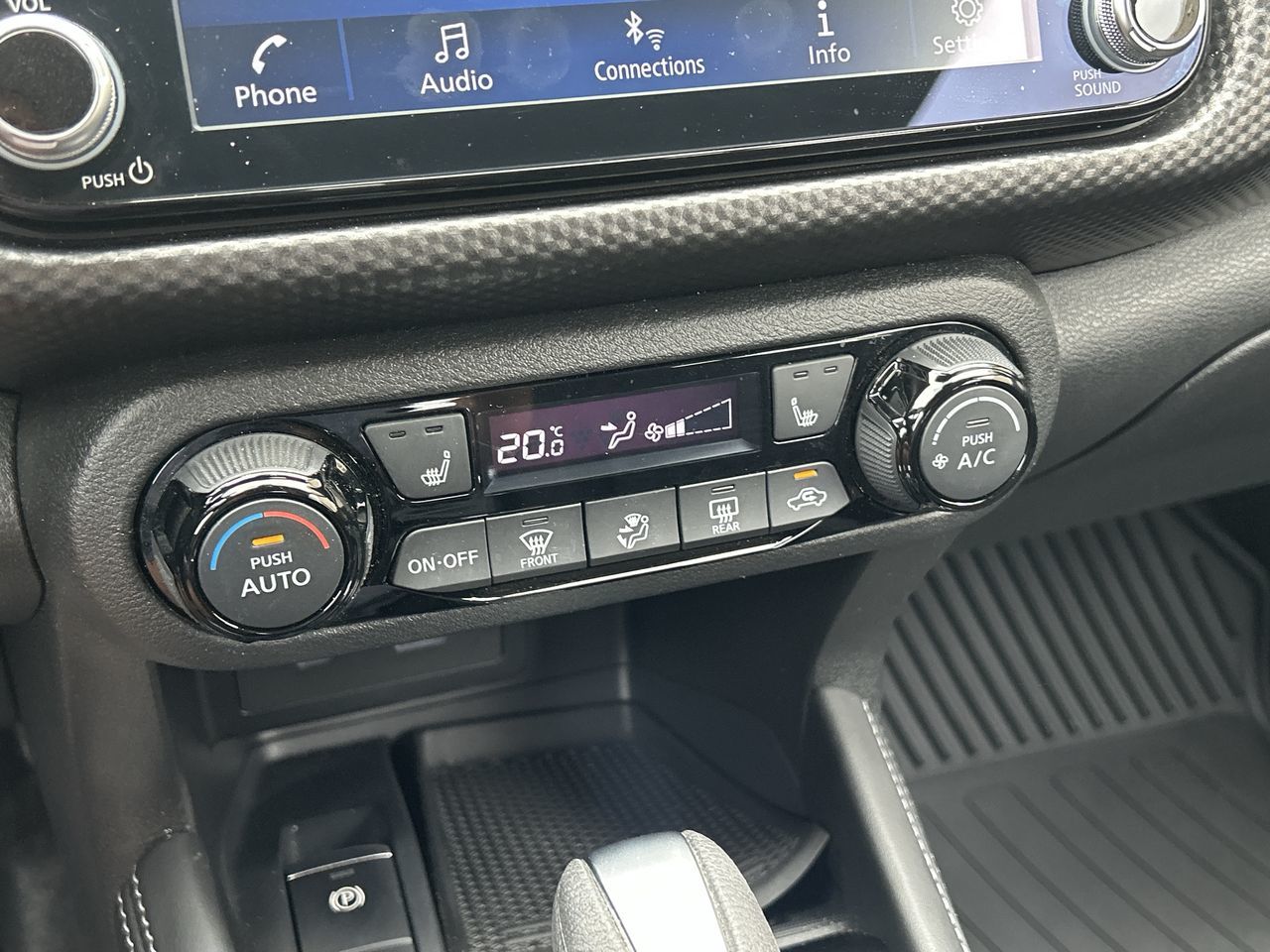 2021 Nissan Kicks in Mississauga, Ontario