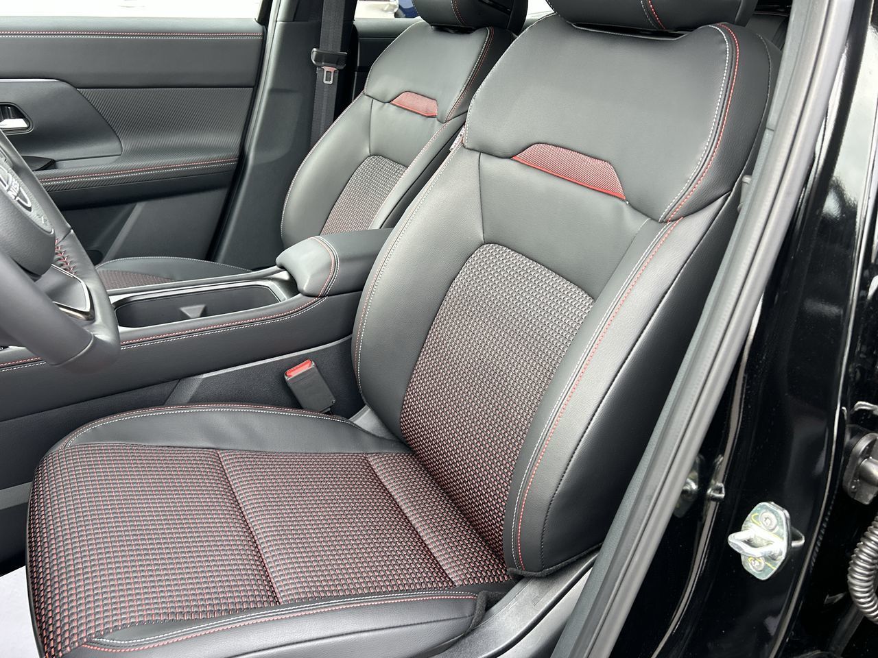2025 Nissan Kicks in Mississauga, Ontario
