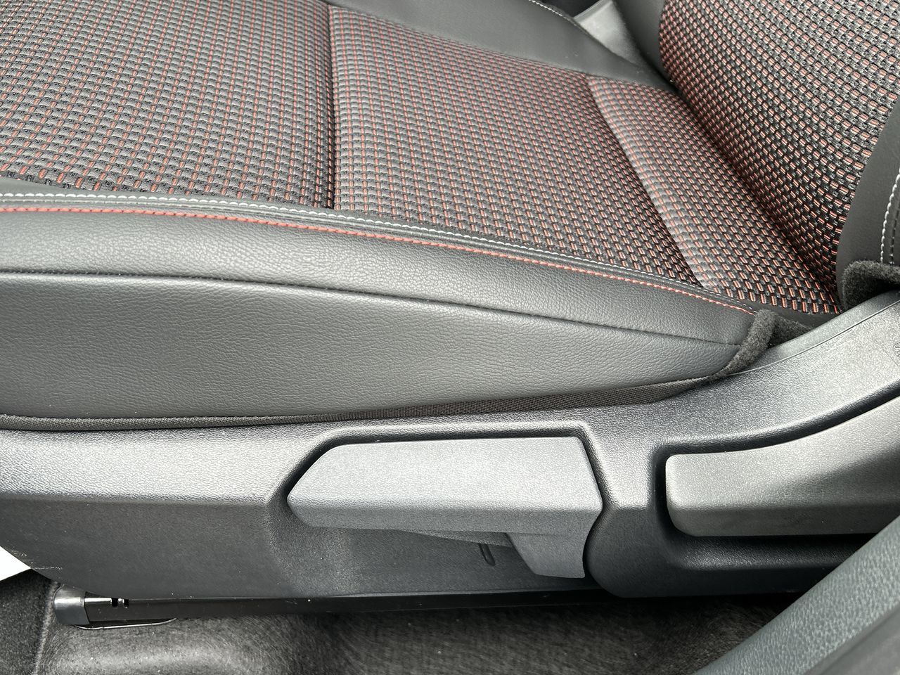 2025 Nissan Kicks in Mississauga, Ontario