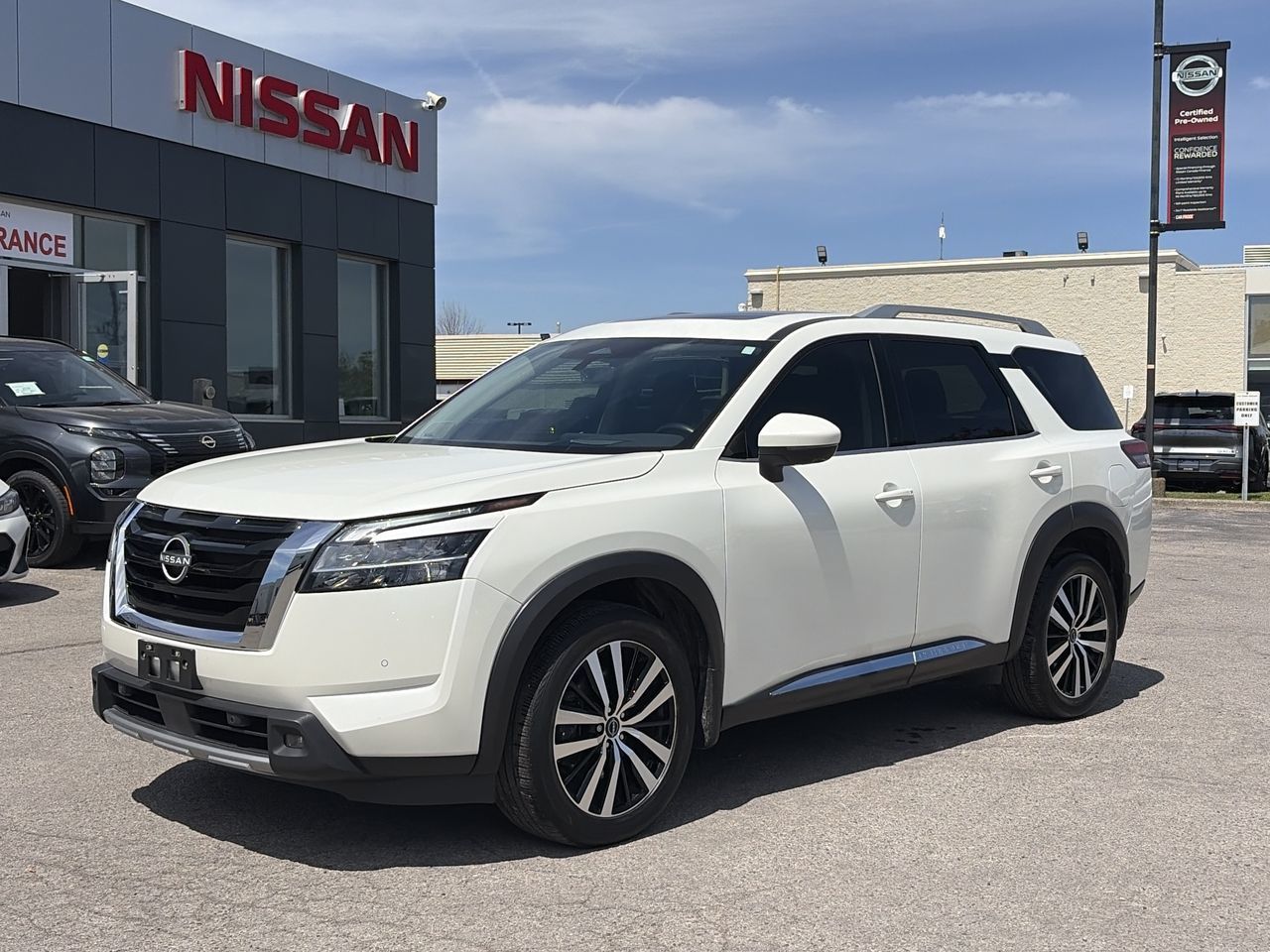 2024 Nissan Pathfinder Platinum 4WD