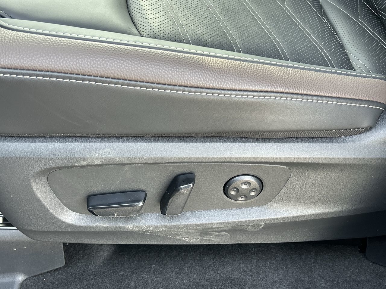 2025 Nissan Pathfinder in Mississauga, Ontario