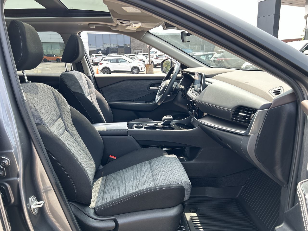 2022 Nissan Rogue in Mississauga, Ontario