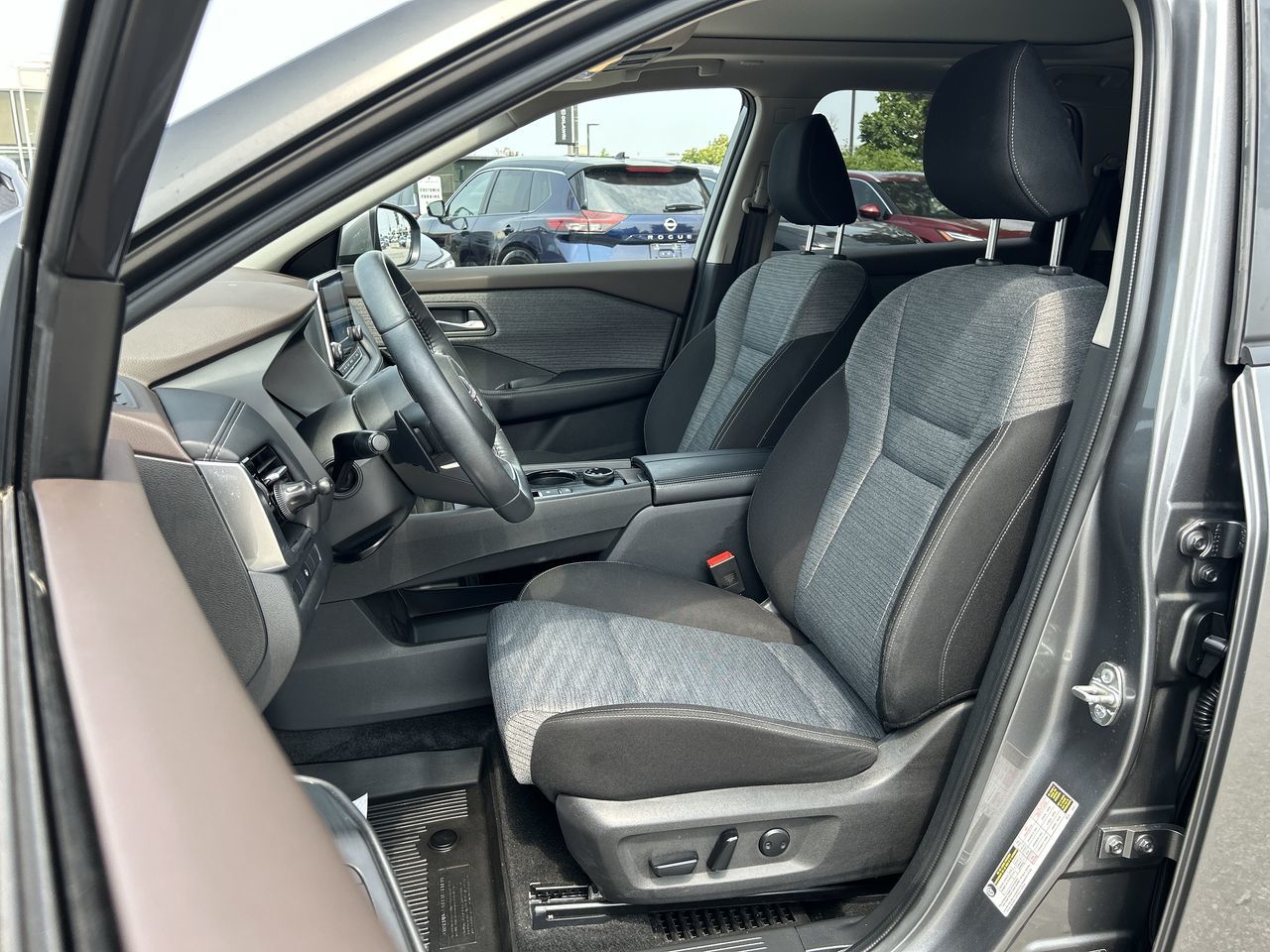 2022 Nissan Rogue in Mississauga, Ontario