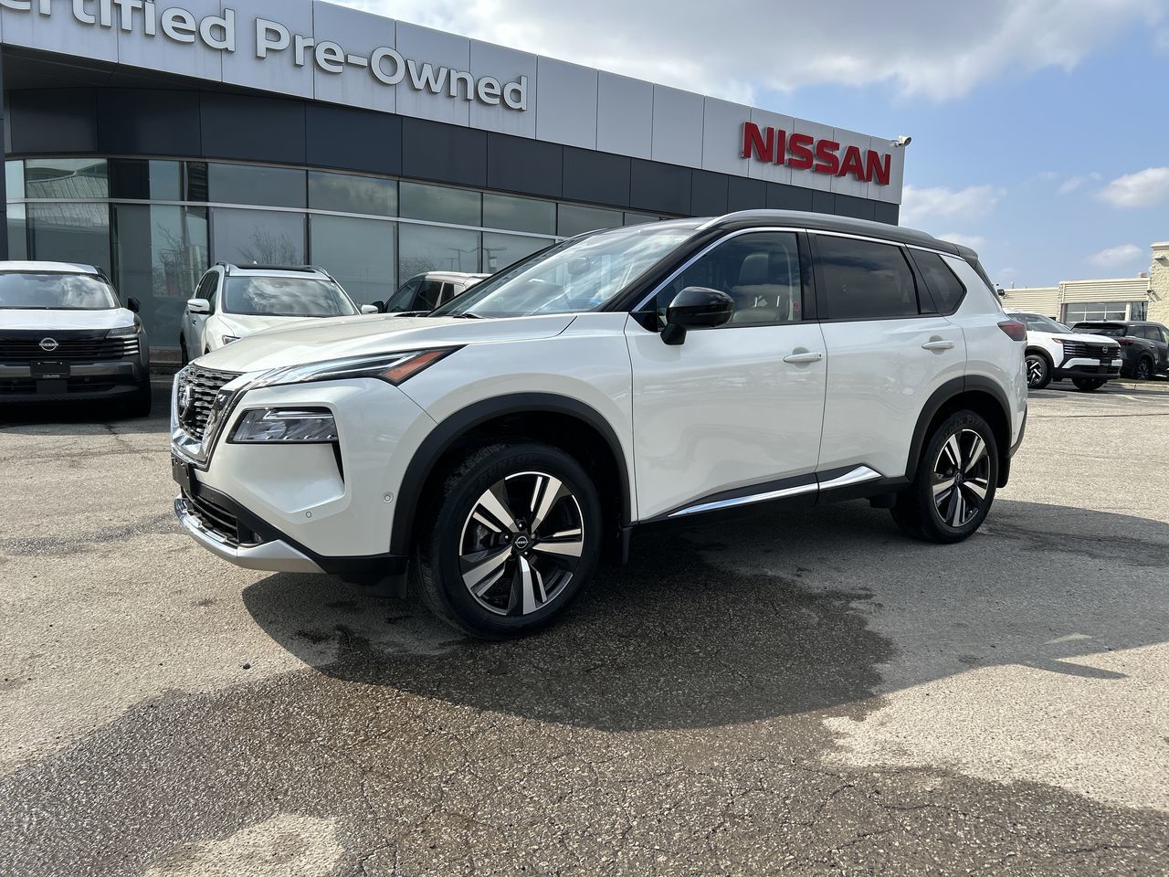 2022 Nissan Rogue in Mississauga, Ontario