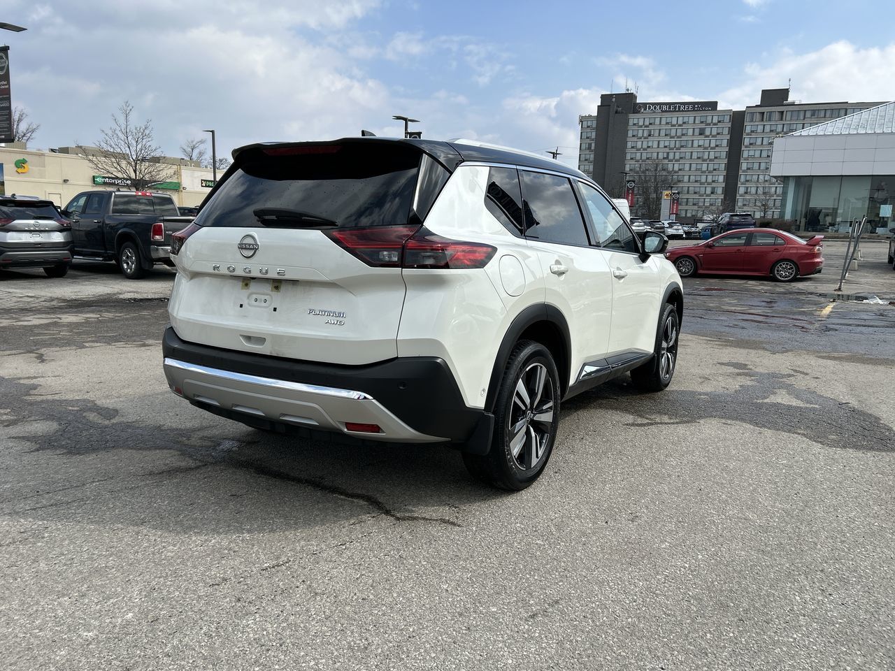 2022 Nissan Rogue in Mississauga, Ontario