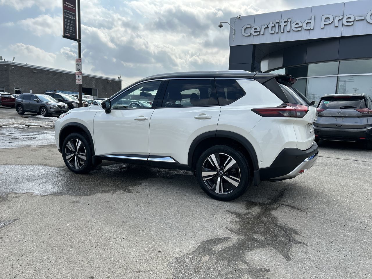 2022 Nissan Rogue in Mississauga, Ontario