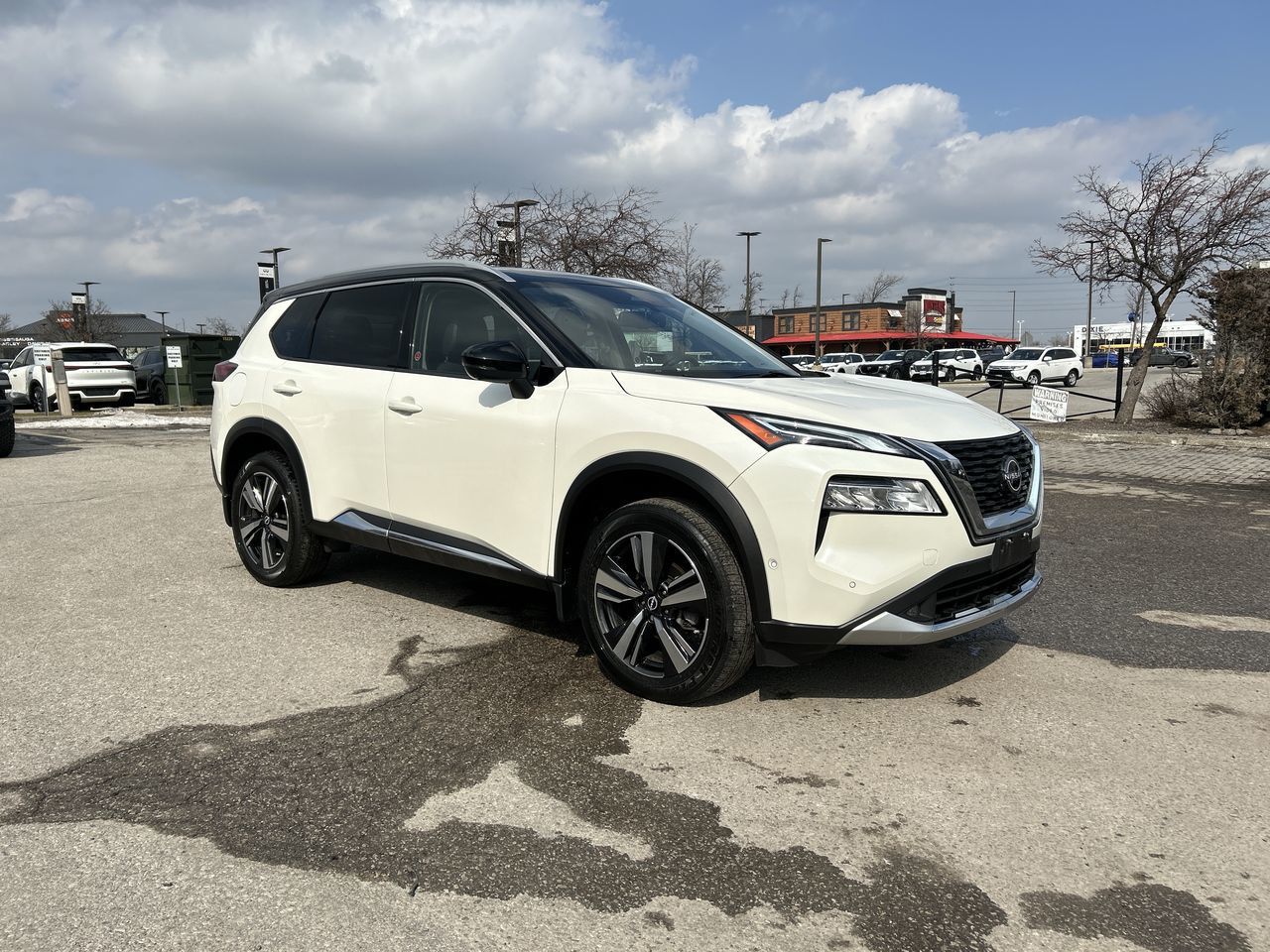 2022 Nissan Rogue in Mississauga, Ontario