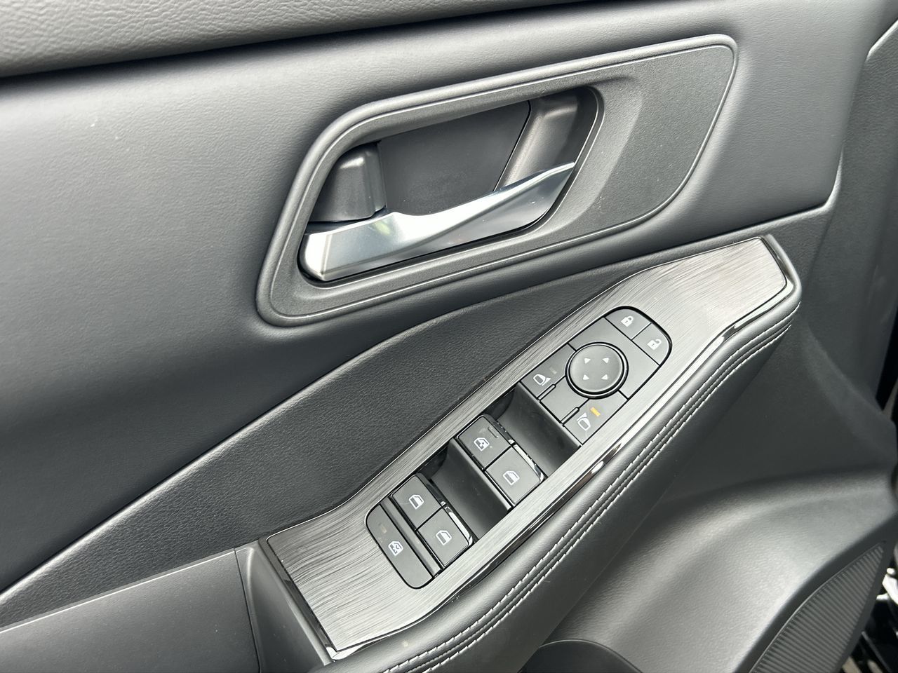 2025 Nissan Rogue in Mississauga, Ontario