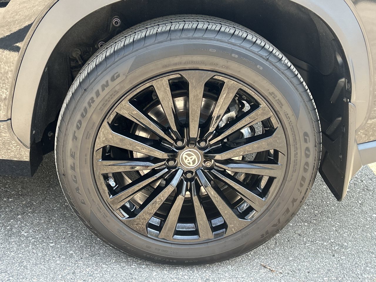 2024 Toyota Highlander in Mississauga, Ontario