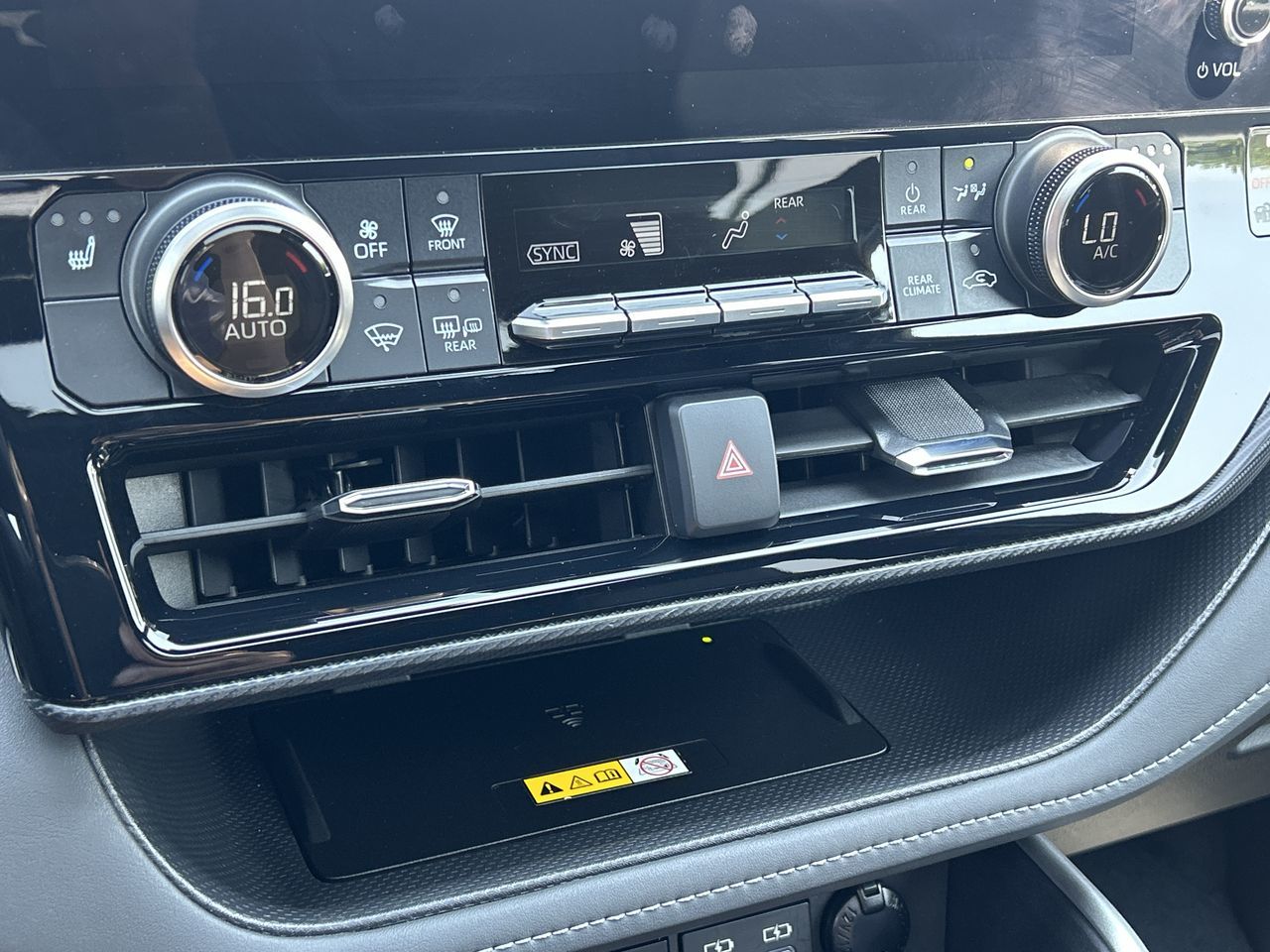 2024 Toyota Highlander in Mississauga, Ontario