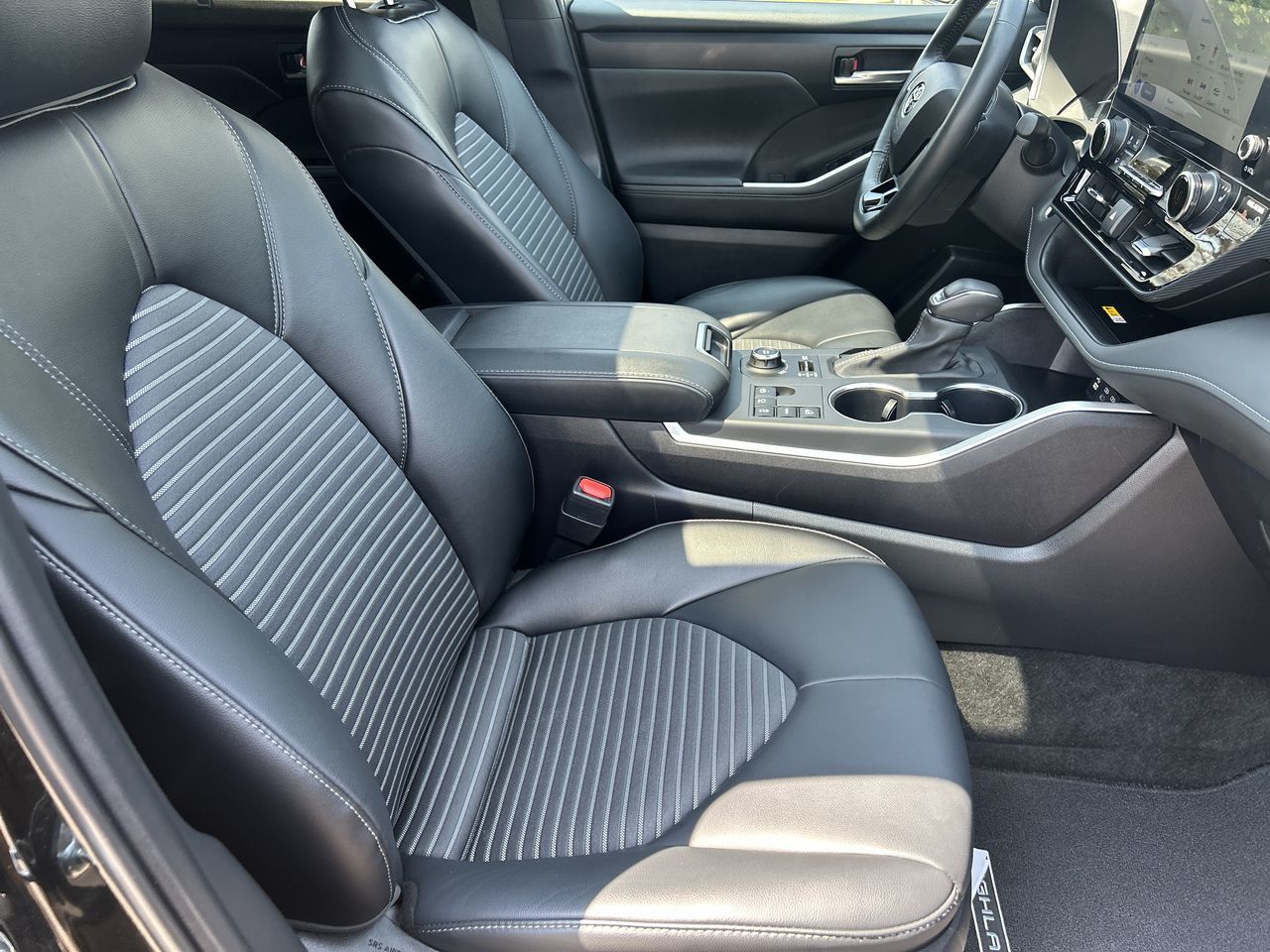2024 Toyota Highlander in Mississauga, Ontario
