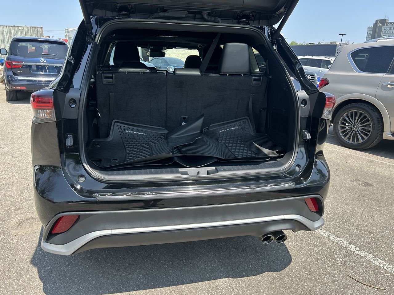 2024 Toyota Highlander in Mississauga, Ontario