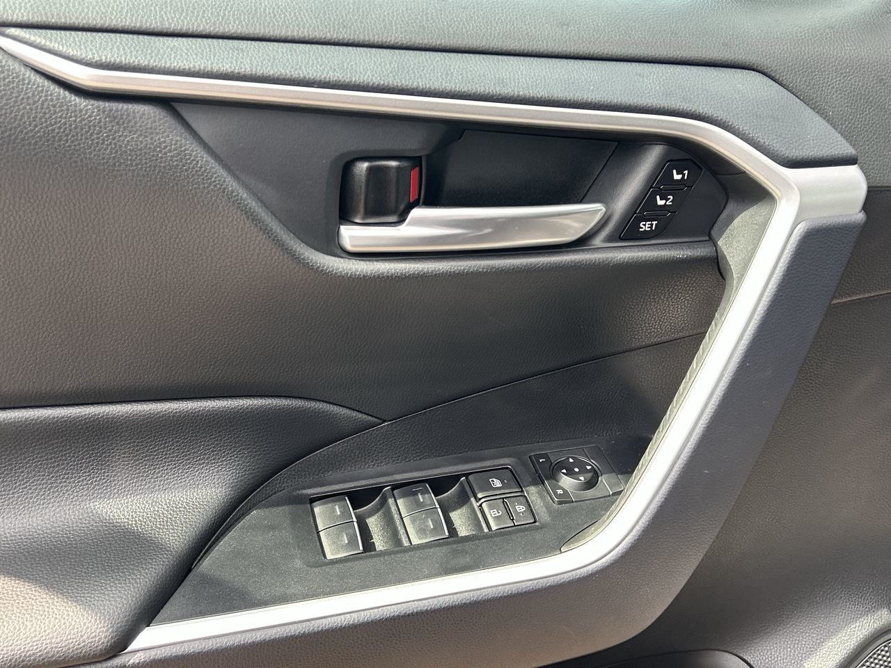Toyota RAV4 Hybrid  2024 à Mississauga, Ontario