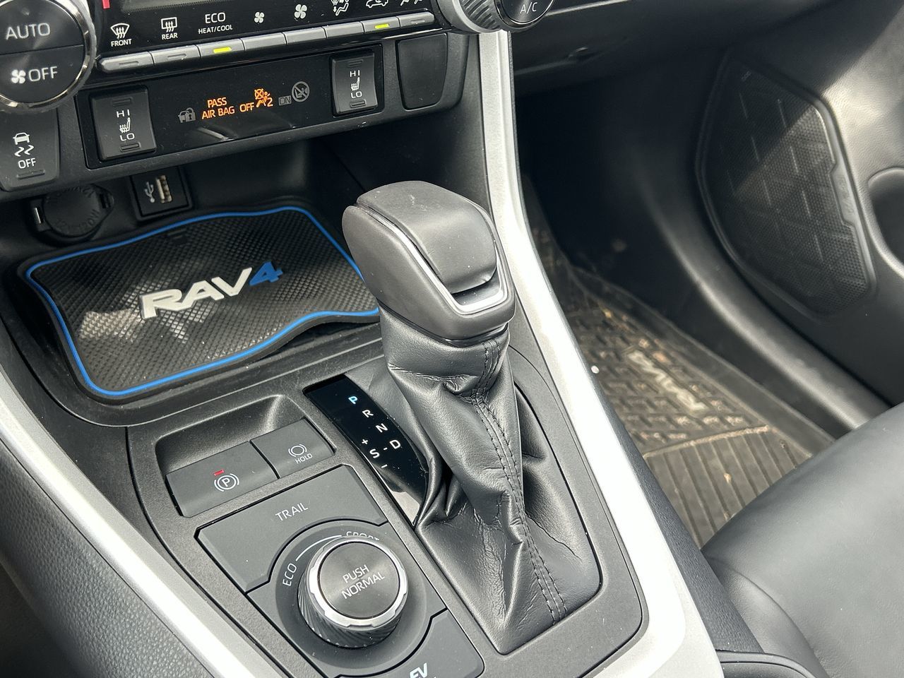 Toyota RAV4 Hybrid  2024 à Mississauga, Ontario