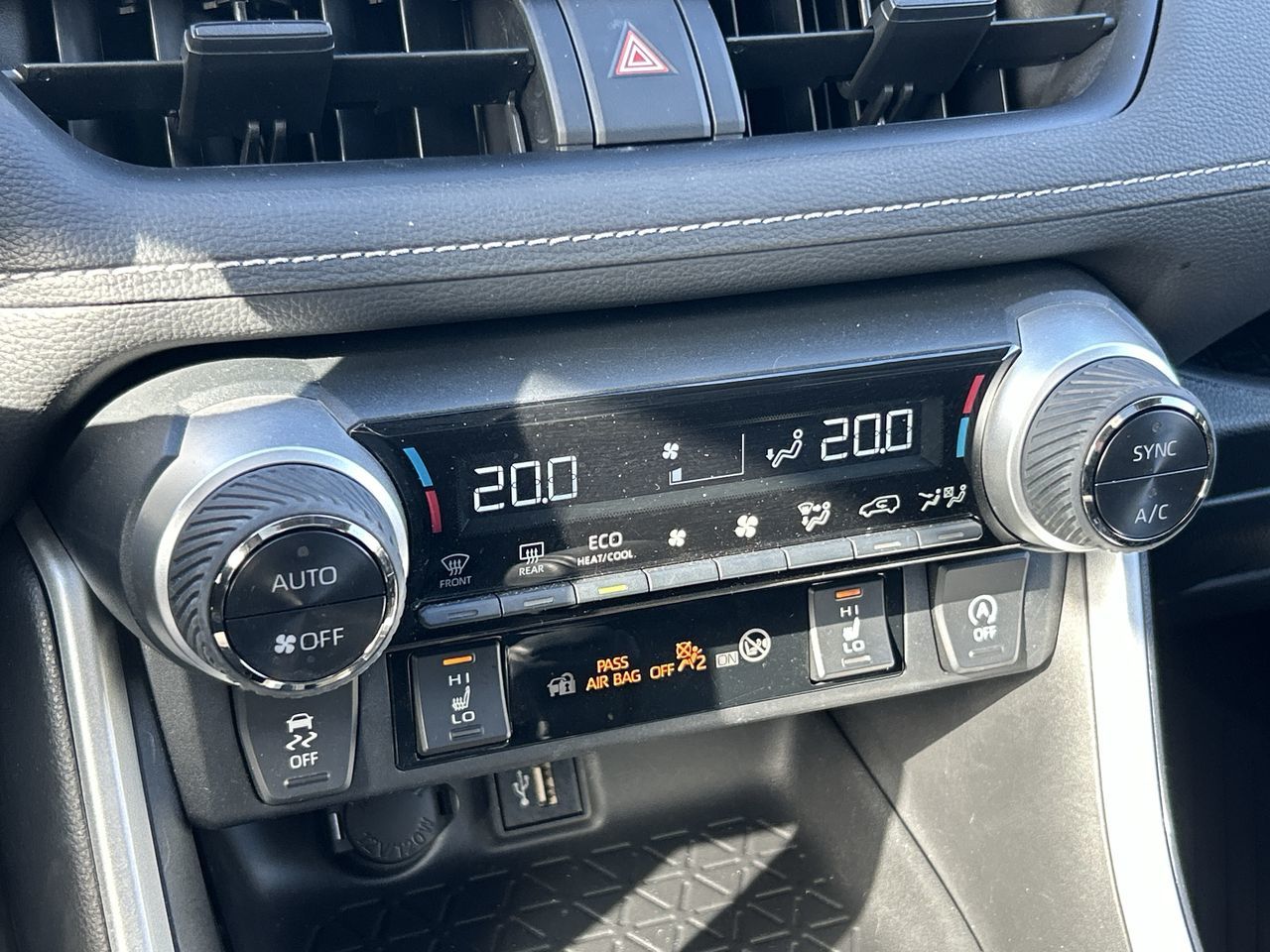 Toyota RAV4  2023 à Mississauga, Ontario