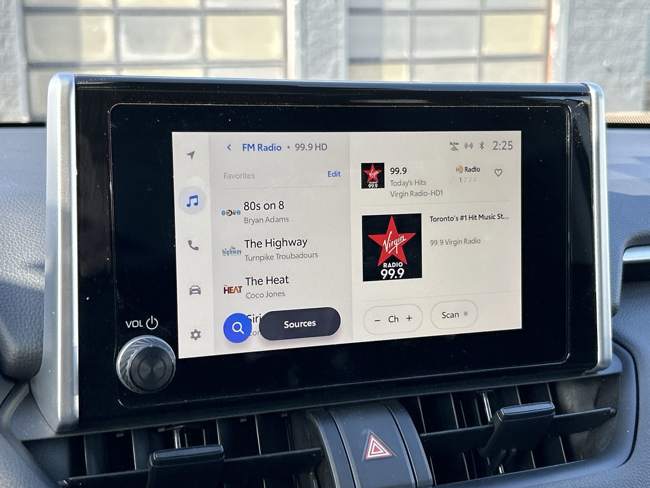 Toyota RAV4  2023 à Mississauga, Ontario