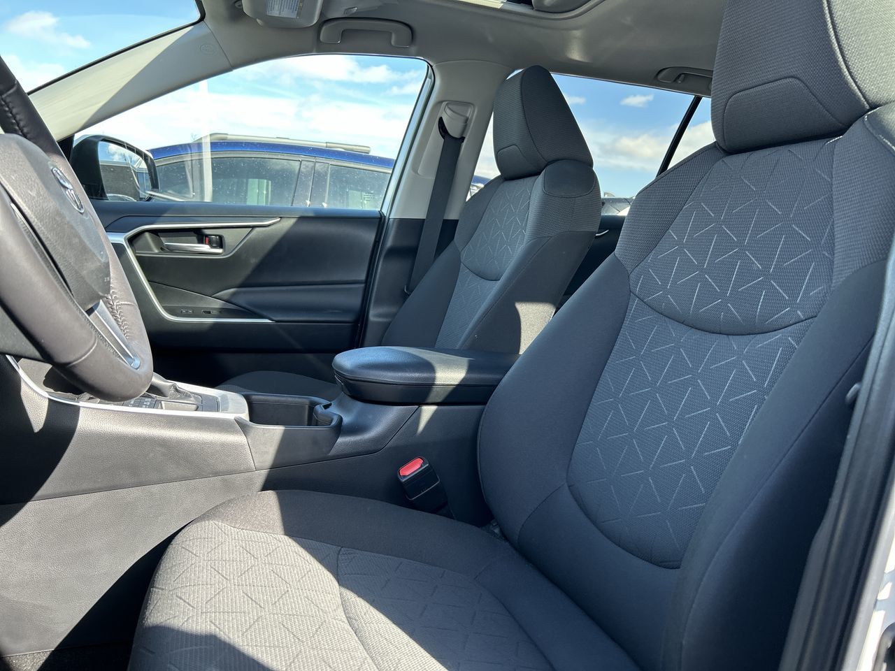 Toyota RAV4  2023 à Mississauga, Ontario