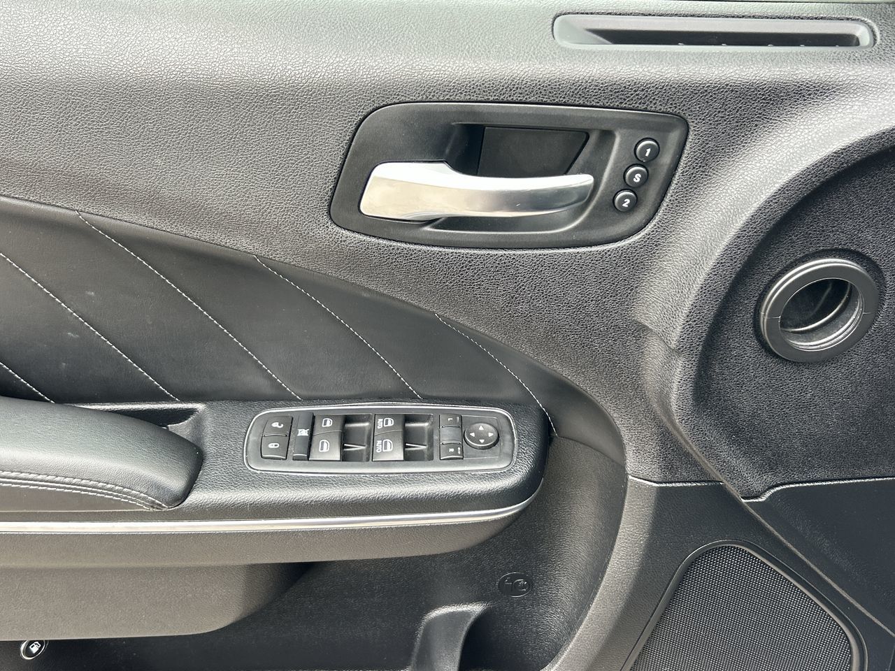 2016 Dodge Charger in Mississauga, Ontario