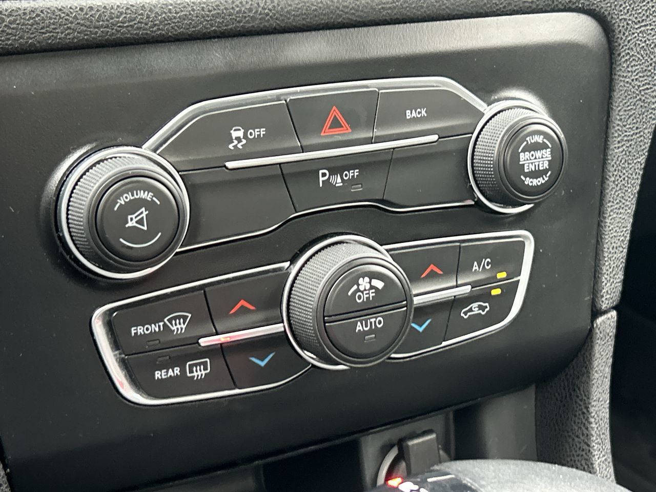 2016 Dodge Charger in Mississauga, Ontario