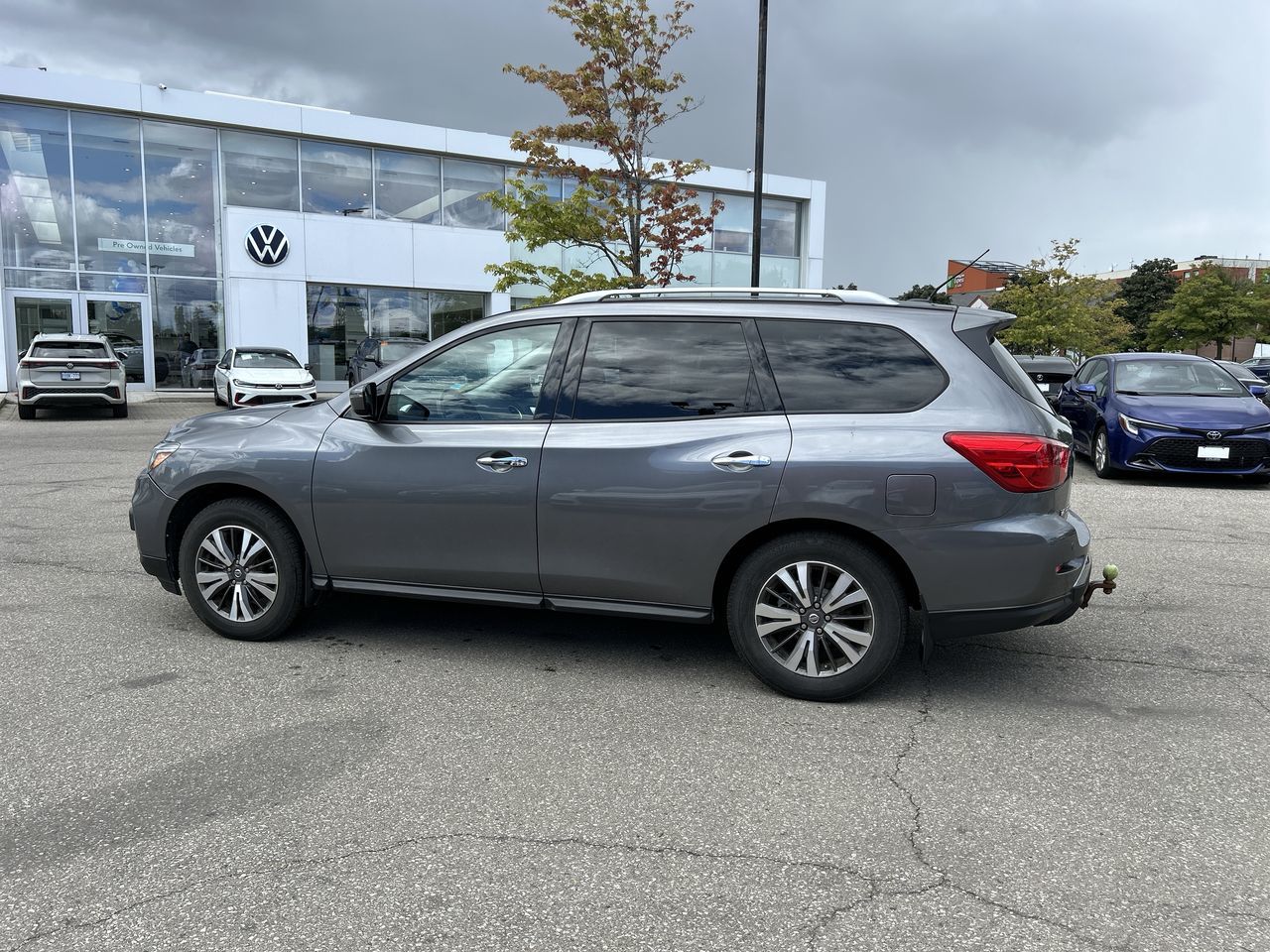 2017 Nissan Pathfinder in Mississauga, Ontario