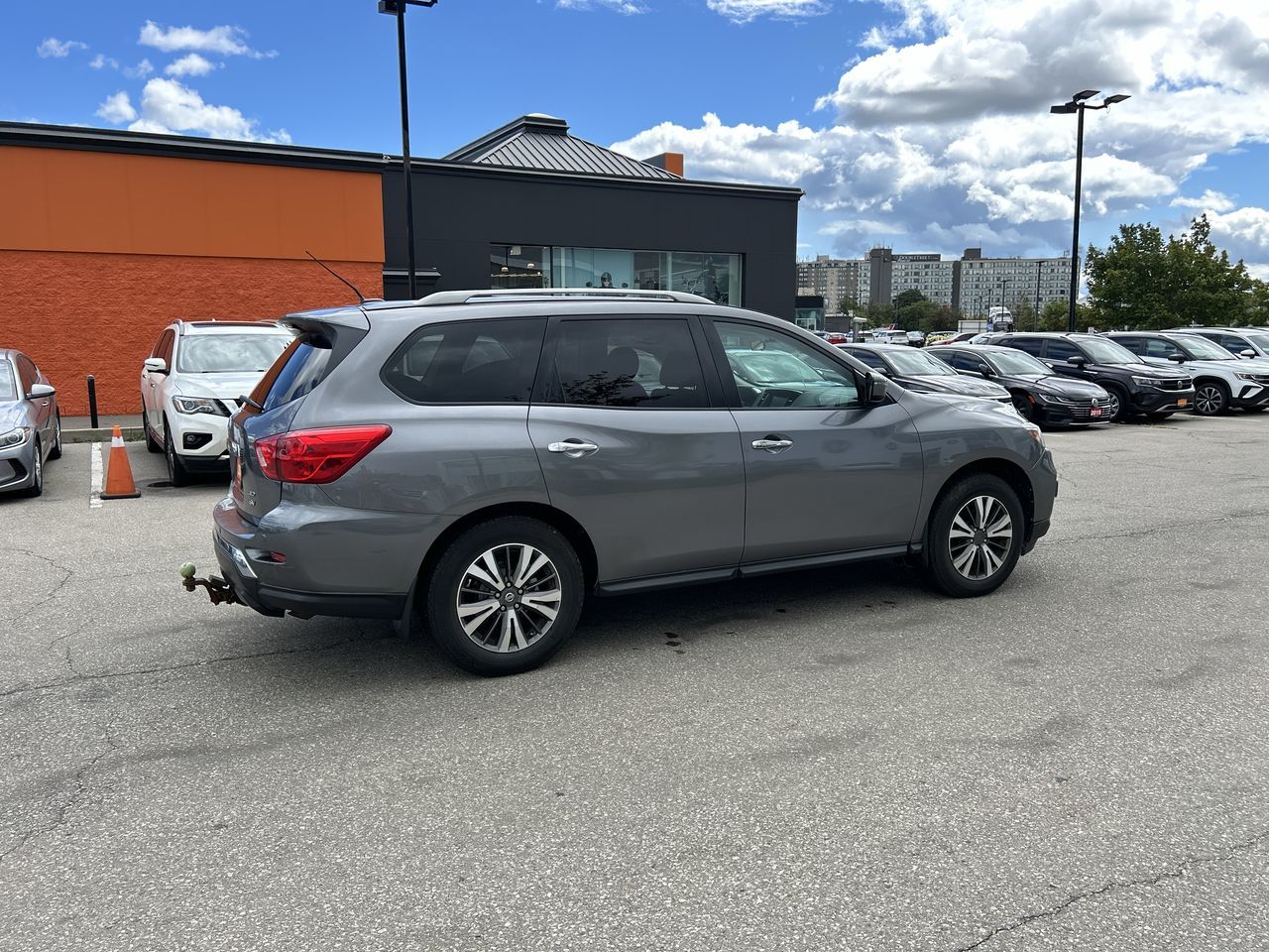 2017 Nissan Pathfinder in Mississauga, Ontario