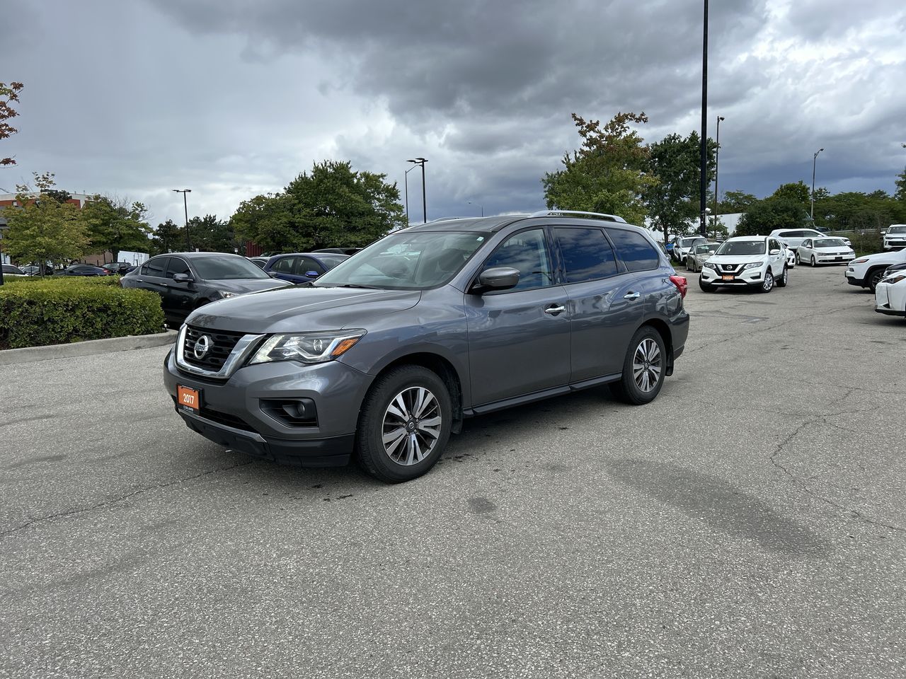 2017 Nissan Pathfinder in Mississauga, Ontario