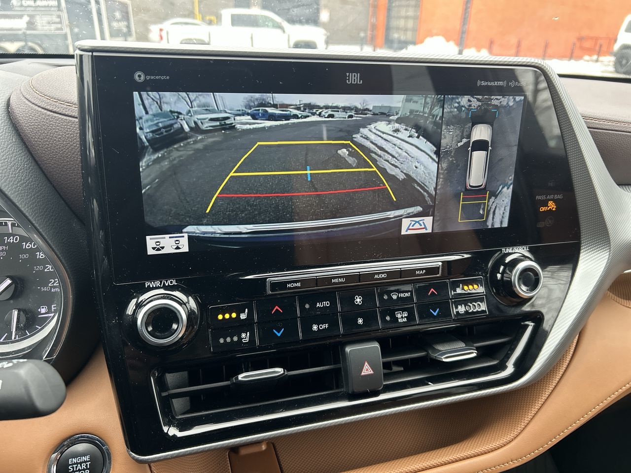 2022 Toyota Highlander in Mississauga, Ontario