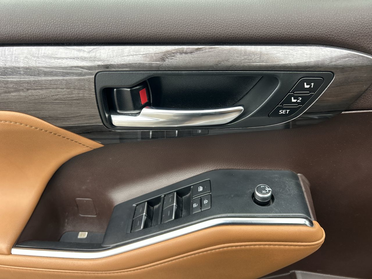 2022 Toyota Highlander in Mississauga, Ontario