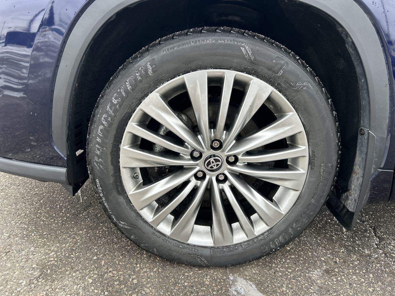 2022 Toyota Highlander in Mississauga, Ontario