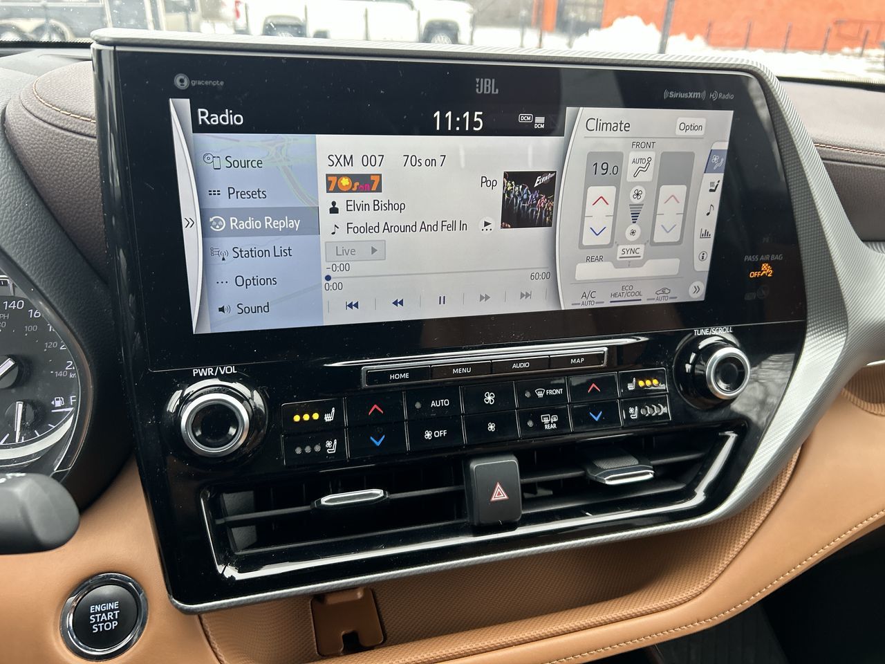 2022 Toyota Highlander in Mississauga, Ontario