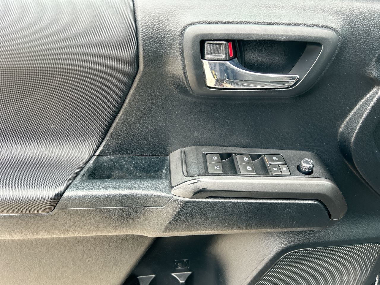 2016 Toyota Tacoma in Mississauga, Ontario