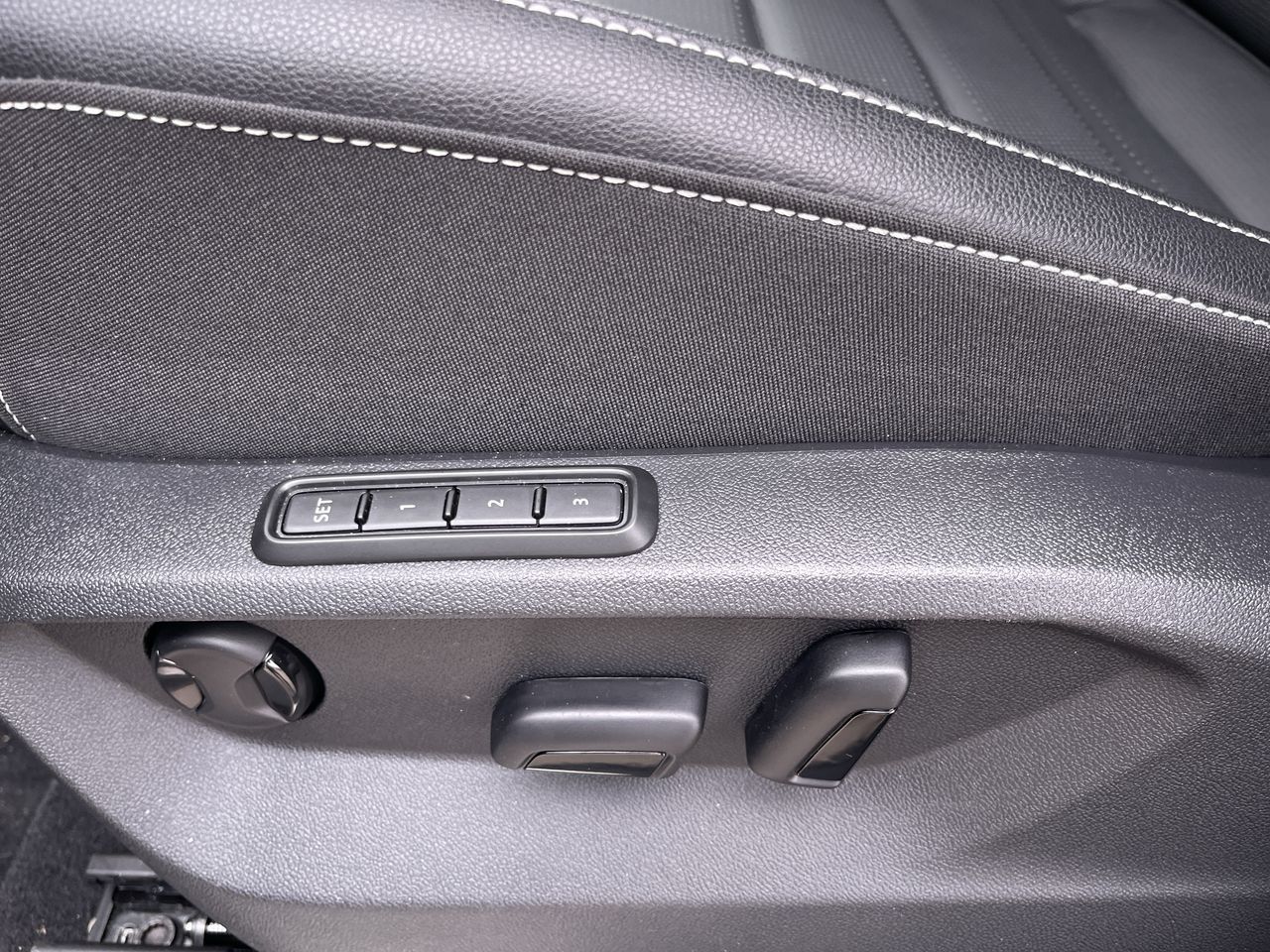 2026 Volkswagen Atlas Cross Sport in Mississauga, Ontario