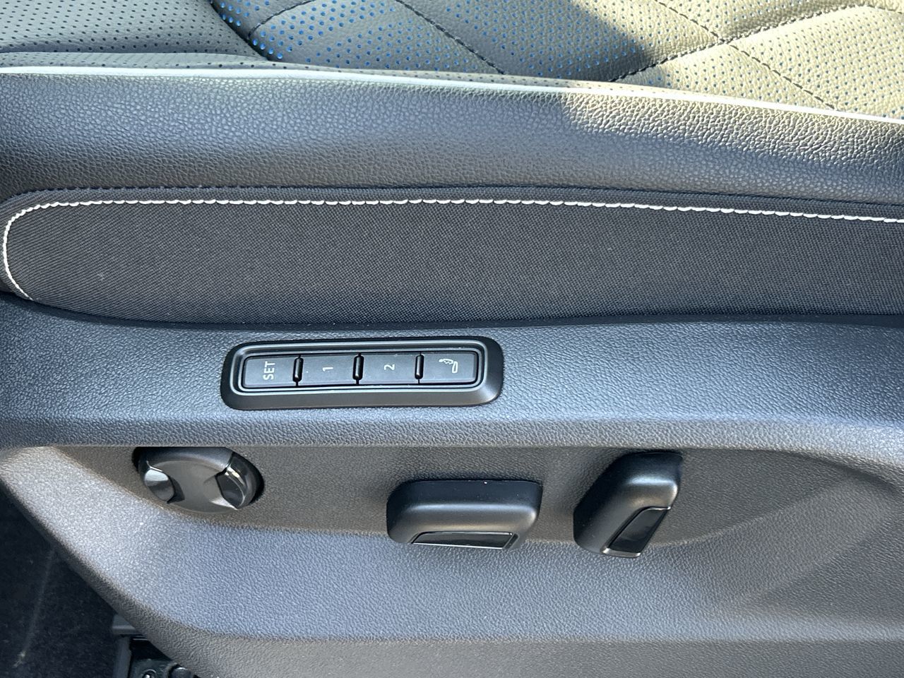 2026 Volkswagen Atlas Cross Sport in Mississauga, Ontario