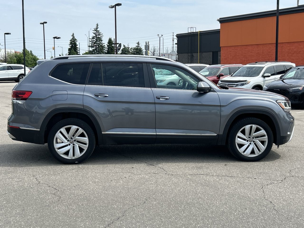 2021 Volkswagen Atlas in Mississauga, Ontario