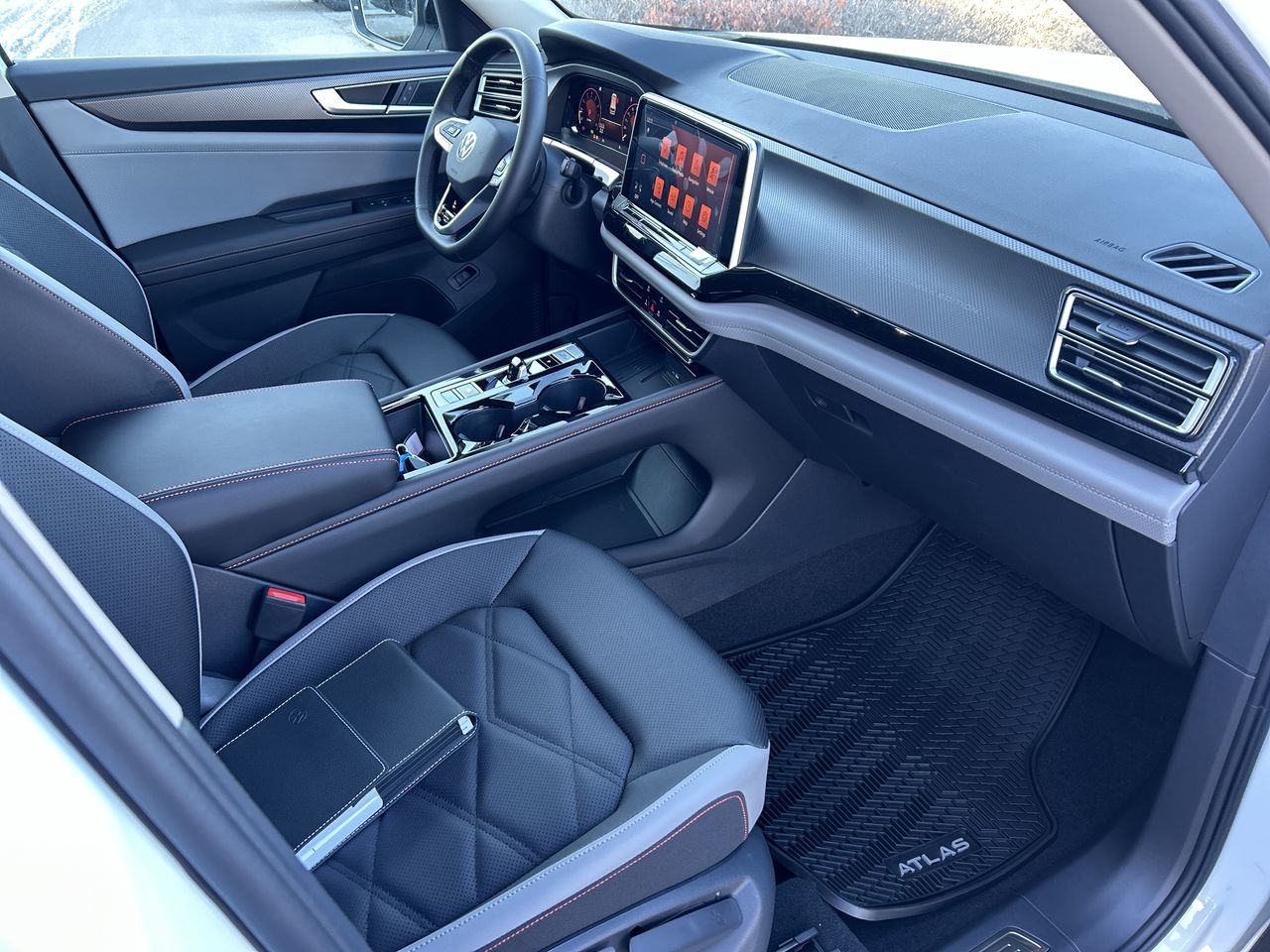 2025 Volkswagen Atlas in Mississauga, Ontario