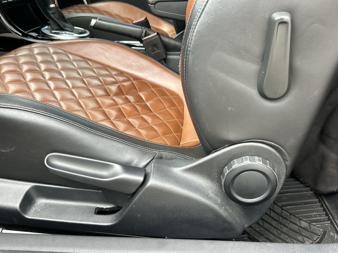 2019 Volkswagen Beetle in Mississauga, Ontario