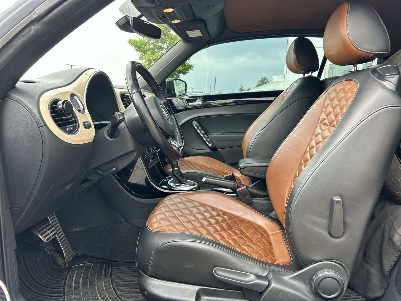 Volkswagen Beetle  2019 à Mississauga, Ontario