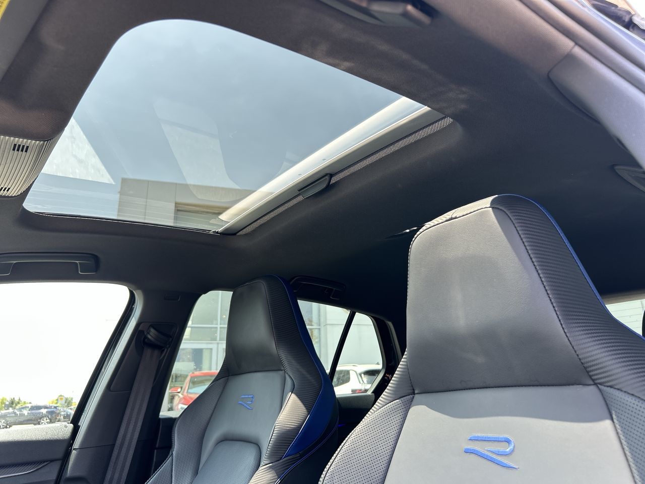 2024 Volkswagen Golf R in Mississauga, Ontario