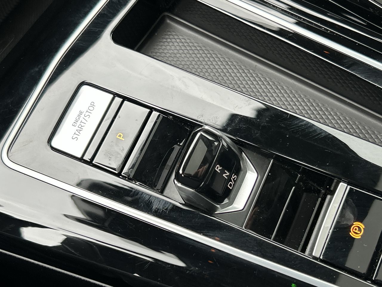 2024 Volkswagen Golf R in Mississauga, Ontario